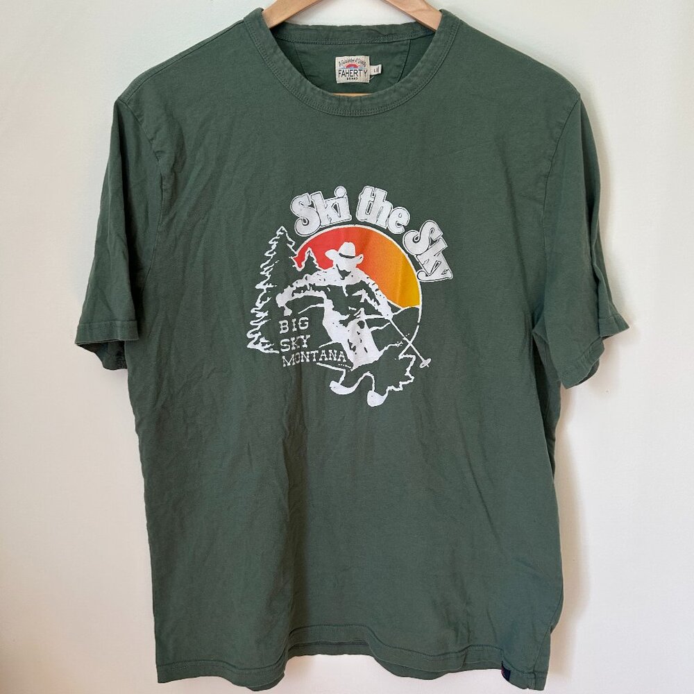 Faherty Graphic T-Shirt - Ski the Sky, Big Sky Montana - Sz L